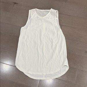 Lululemon Athletica White Tank Top, Sz 8 no tags, excellent condition.